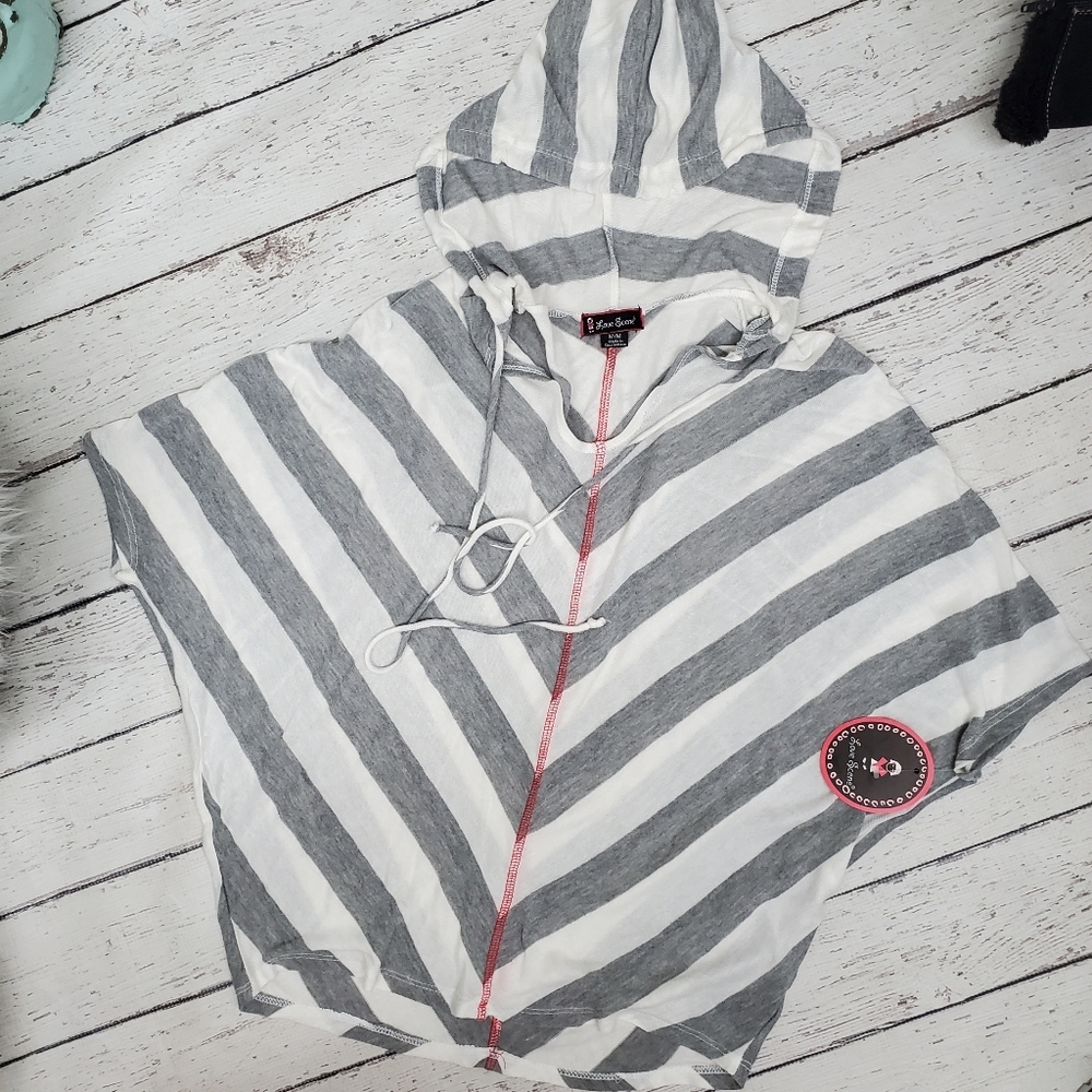 Love Scene boho top/ hoodie  NWT